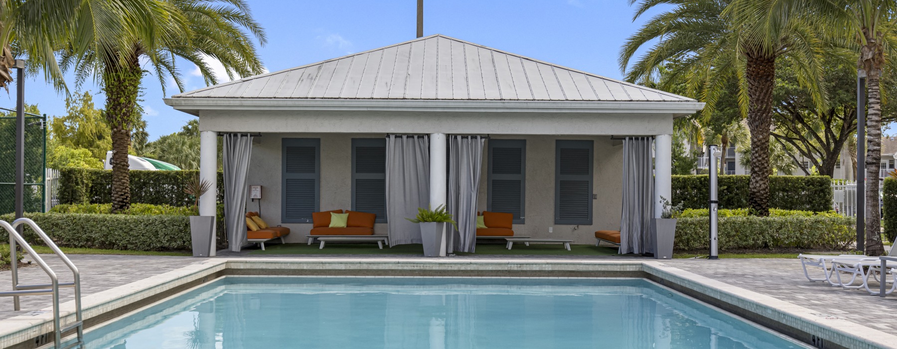 Pool Lounge